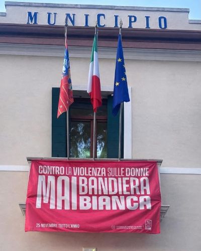Locandina Contro la violenza sulle donne